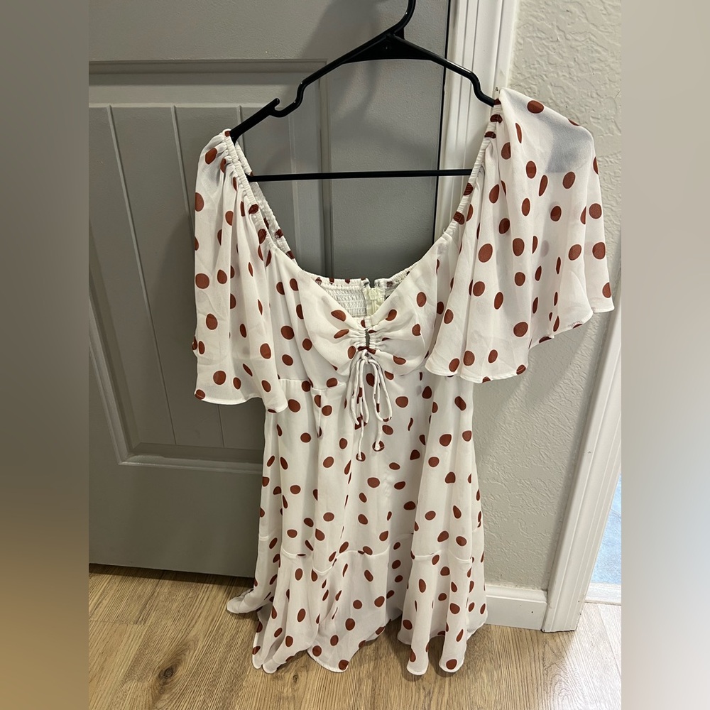 Abercrombie & Fitch White Mini Dress with Rust Polka Dots - Picture 2 of 2